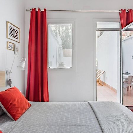 Stylish Apartment With Terrace For Couple Or Family Барселона Екстериор снимка