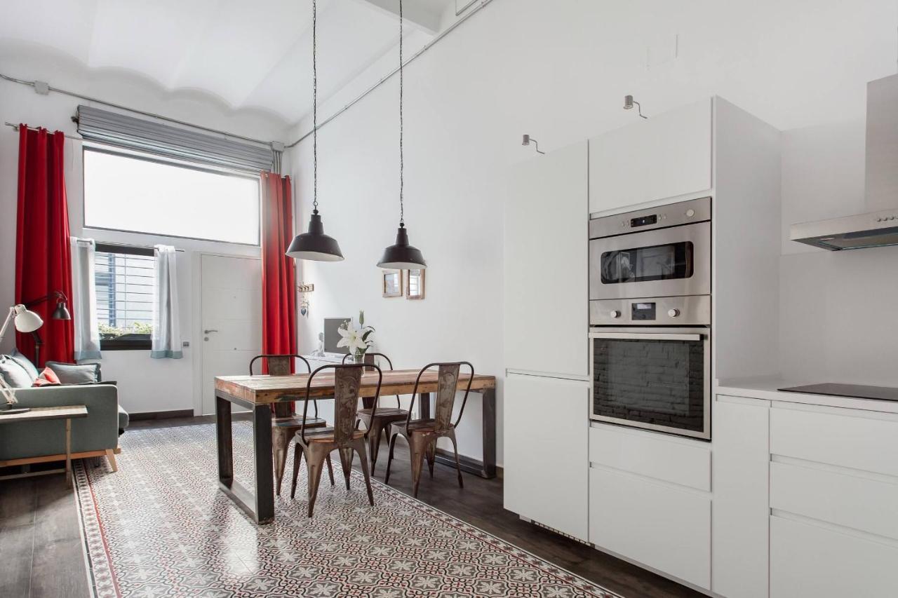 Stylish Apartment With Terrace For Couple Or Family Барселона Екстериор снимка